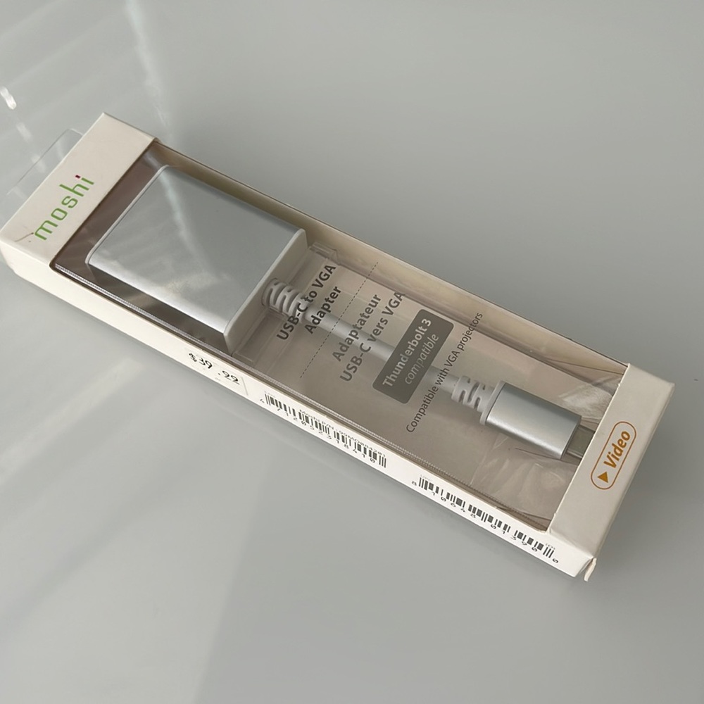 USB-C to VGA Adapter - Thunderbolt 3 compatible - Moshi